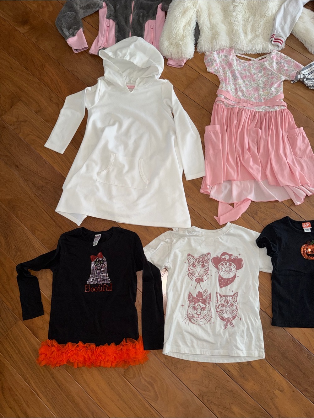 Girls clothes bundle. - Picture 2 of 10